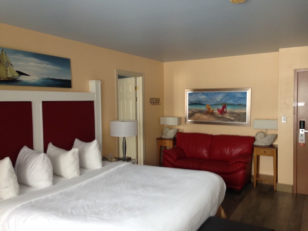 Quality Inn & Suites Cornwall Екстер'єр фото
